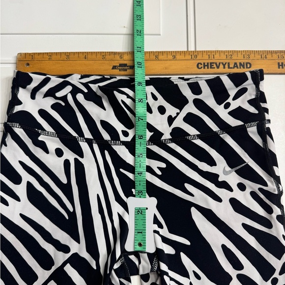 Nike Dri-FIT Womens Leggings Size M Black White Abstract Print Running Athletic - Picture 5 of 7